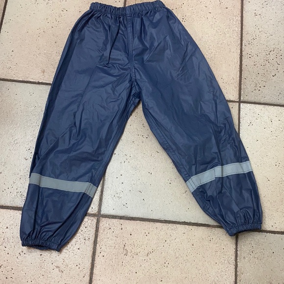 Size 2T rubber splash pants - Picture 1 of 9